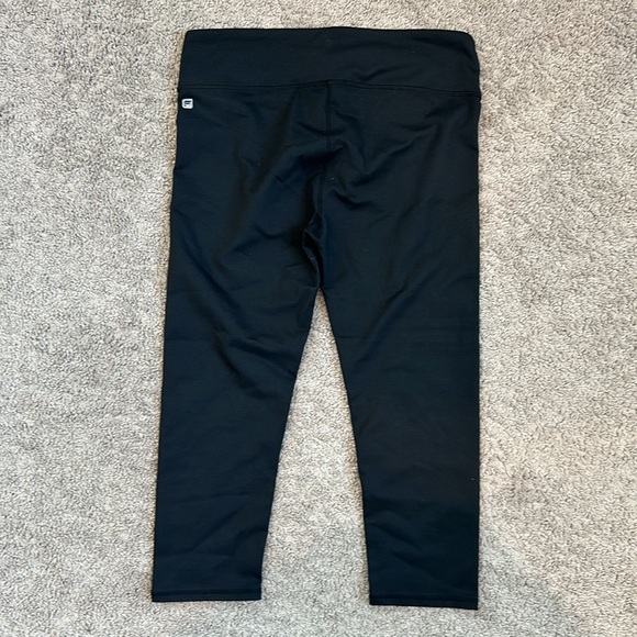 Fabletics capri leggings - Picture 2 of 3